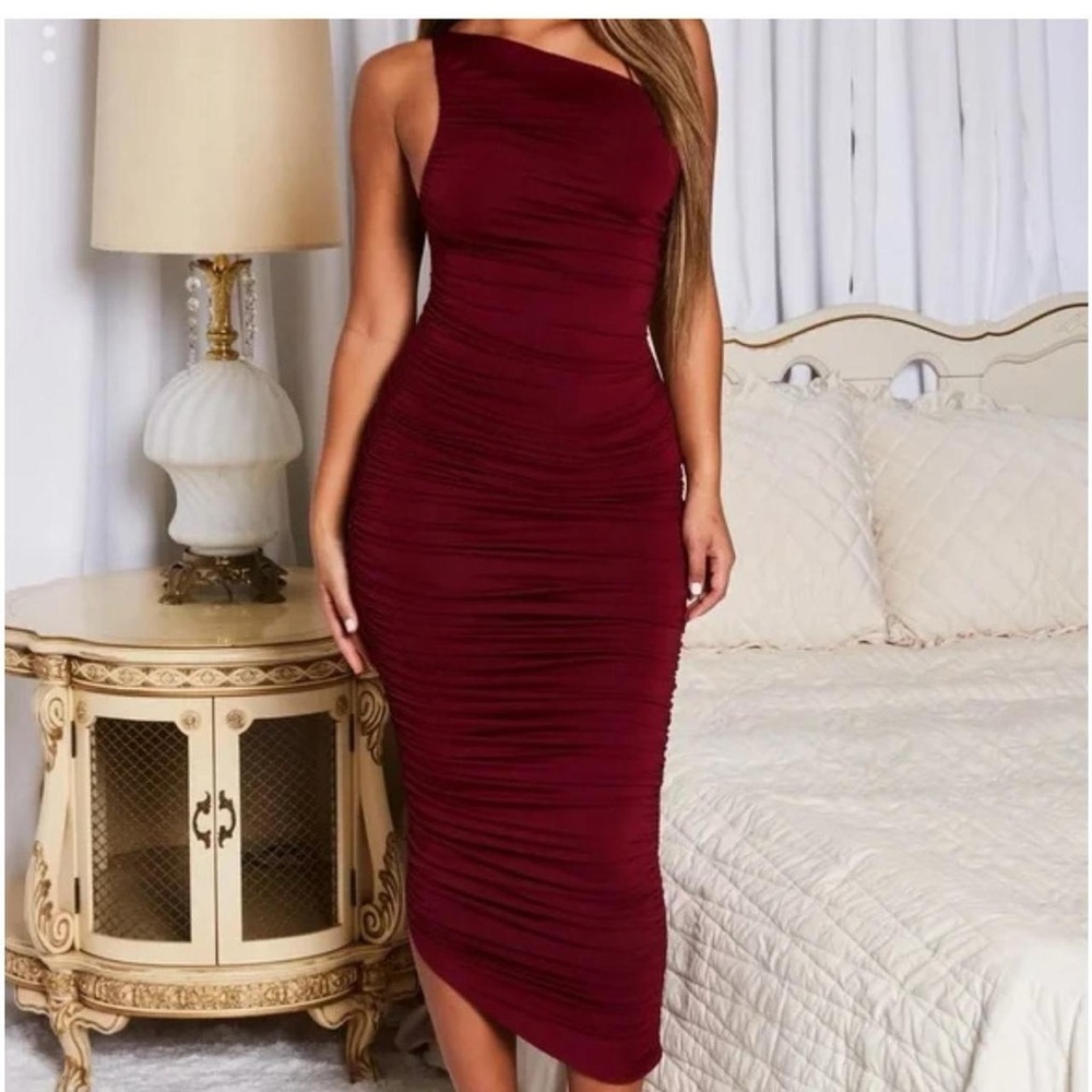 OH POLLY SIZE 8/10 DARK RED RUCHED MAXI DRESS